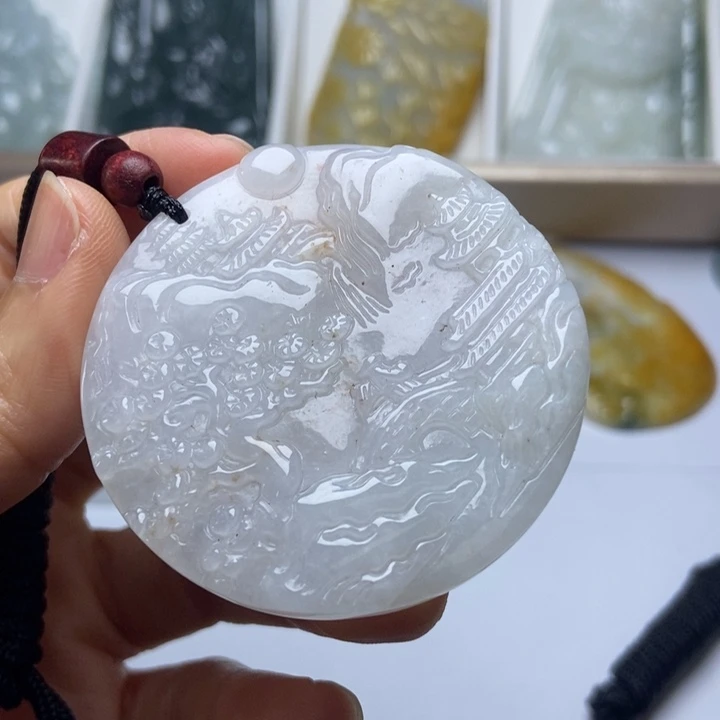 翡翠未镶嵌颈饰翡翠