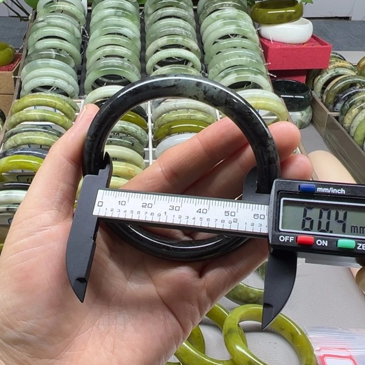 蛇纹石玉未镶嵌手镯25