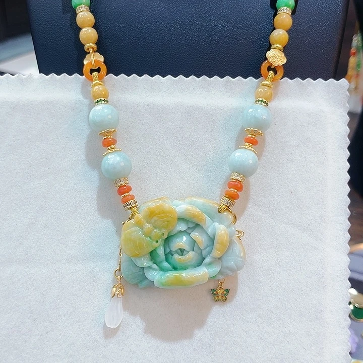 翡翠颈饰未镶嵌吊坠