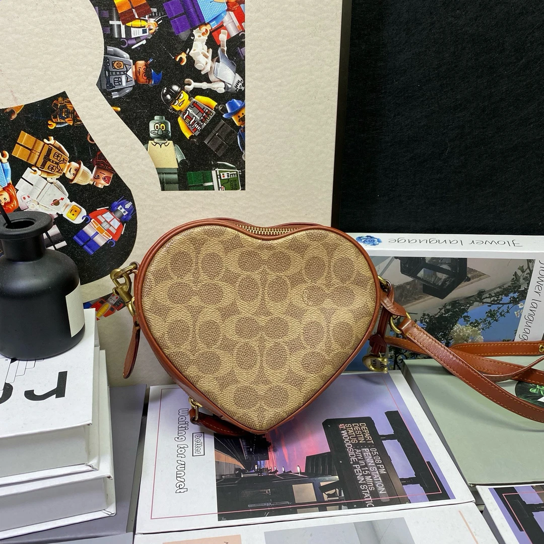 95新 COACH/蔻驰 23258斜挎包19*15