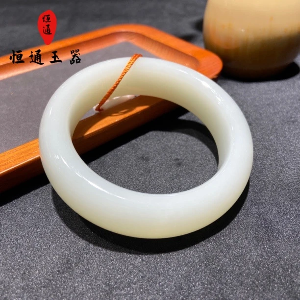 精品和田玉白玉手镯百搭气质简多样性发一女款珠宝-9800