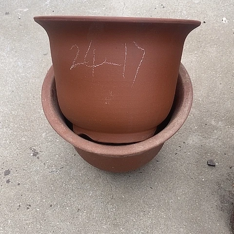 中国宜兴紫砂花盆，