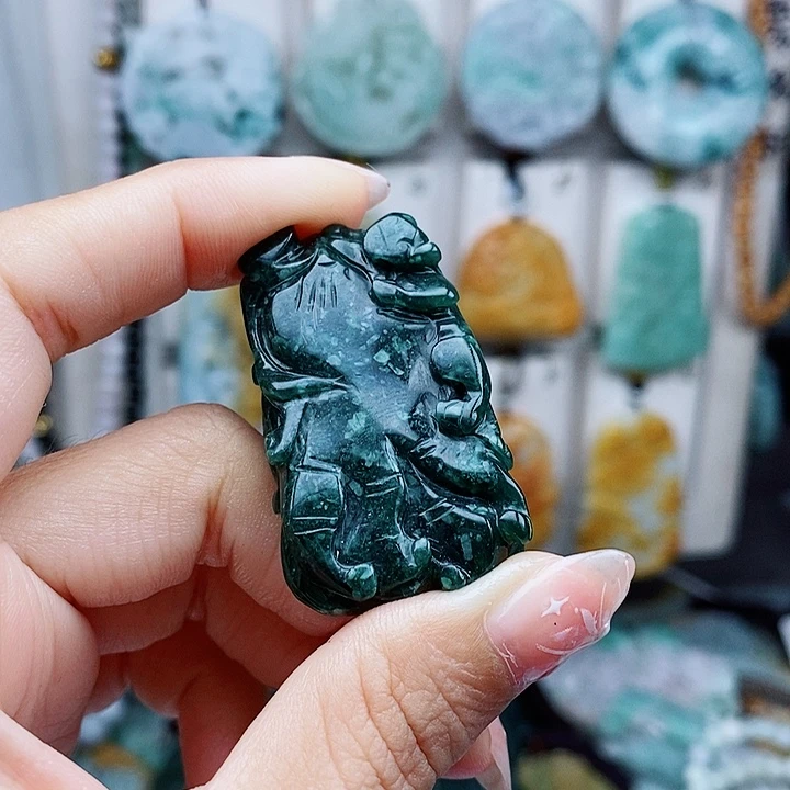 翡翠未镶嵌颈饰翡翠