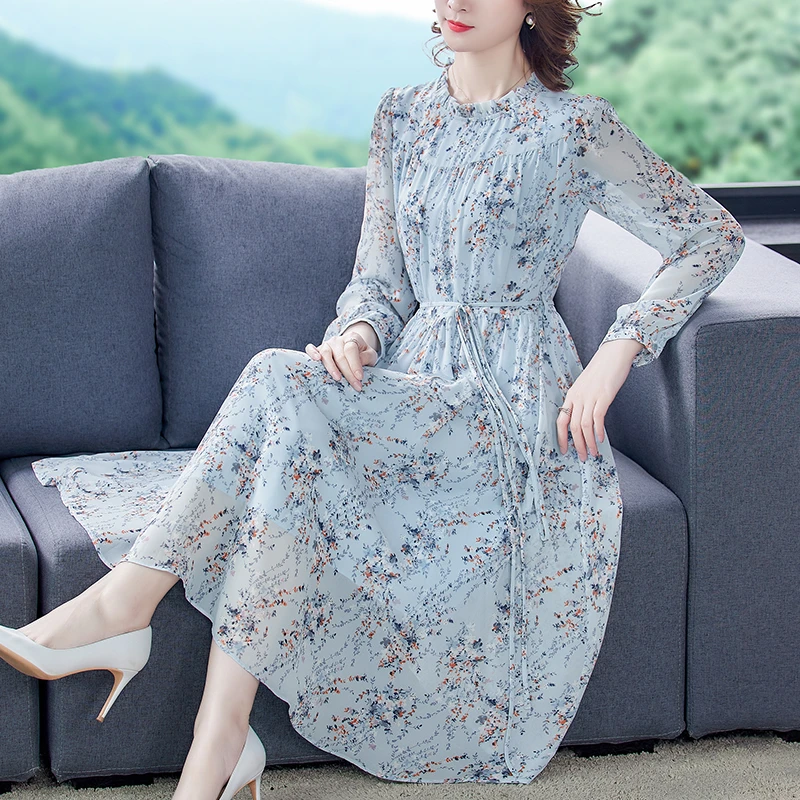 8950 轻奢大牌洋气碎花连衣裙2025早春新款宽松显瘦气质收腰长裙