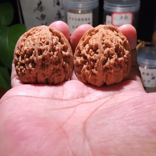 A***店吊坠文玩核桃南疆石手把件