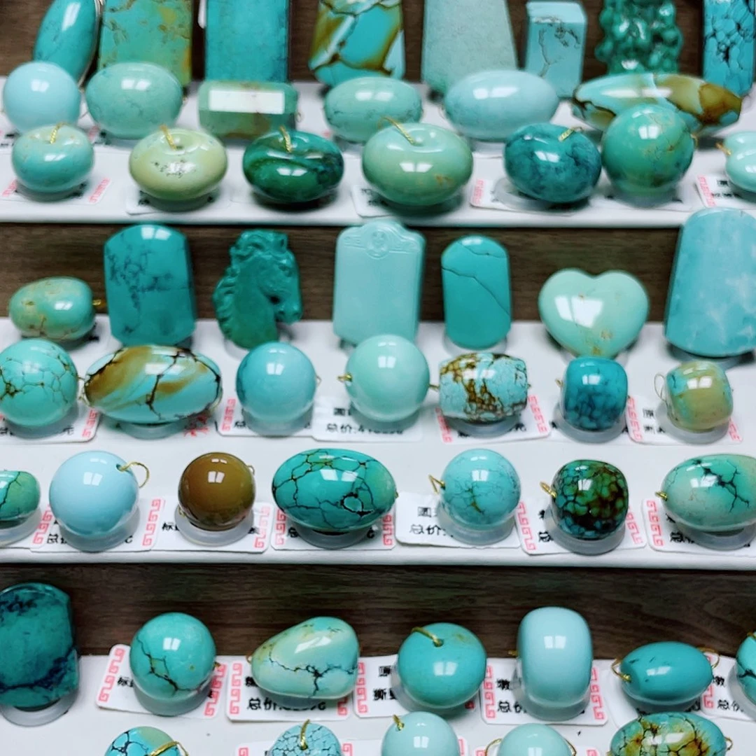 绿松石未镶嵌珠宝奇石