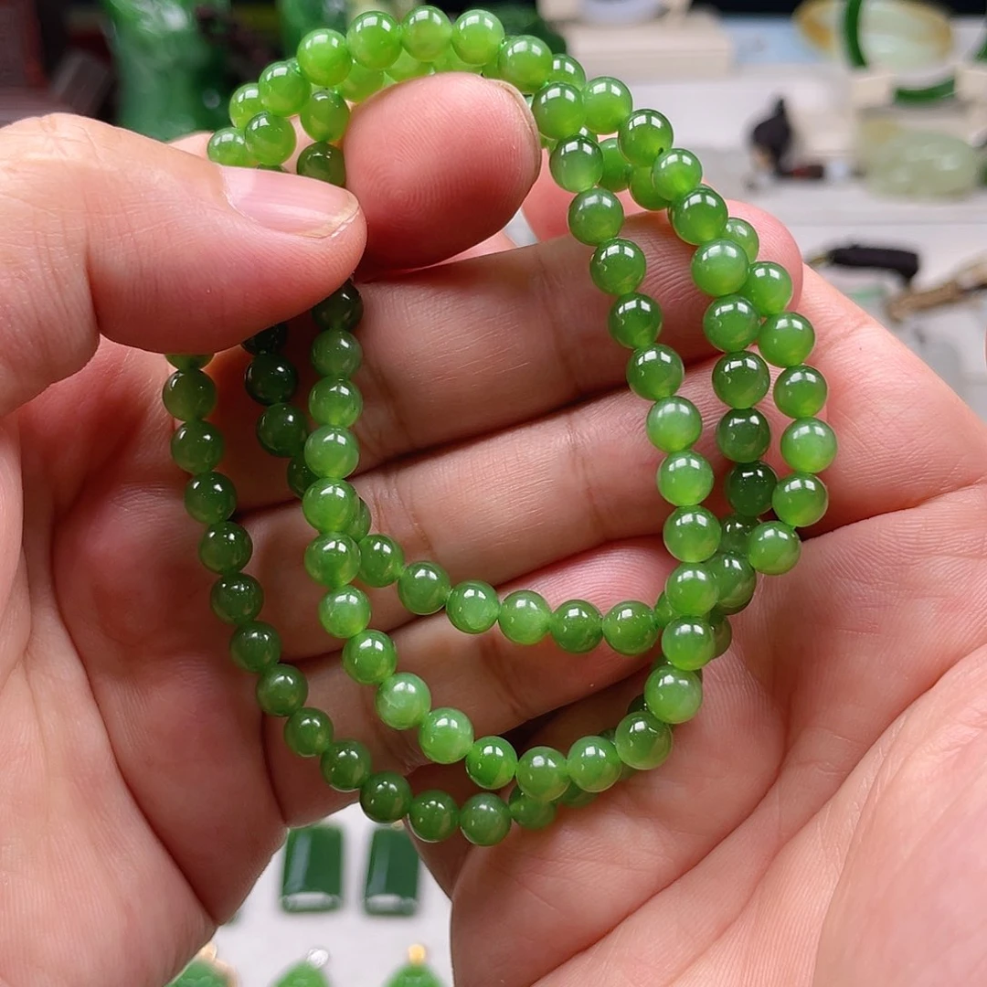 颈饰未镶嵌和田玉（碧玉）