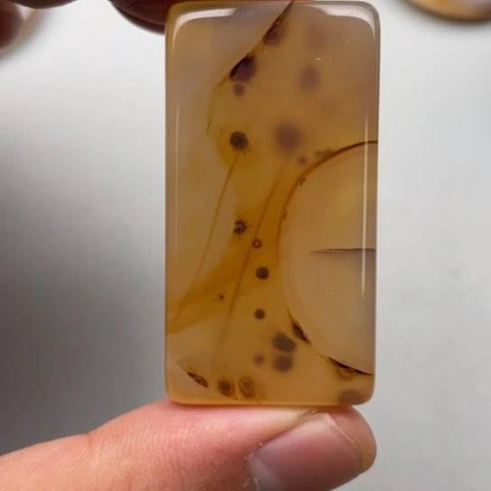 玛瑙/玉髓颈饰未镶嵌鹿*