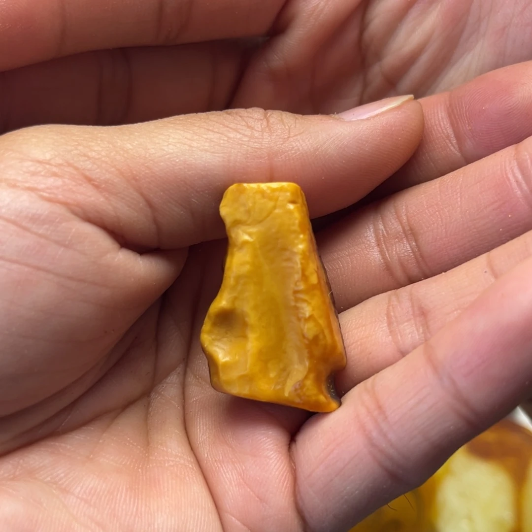 琥珀未镶嵌裸石蜜蜡定制随型吊坠