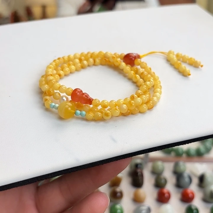 蜜蜡未镶嵌颈饰蜜蜡
