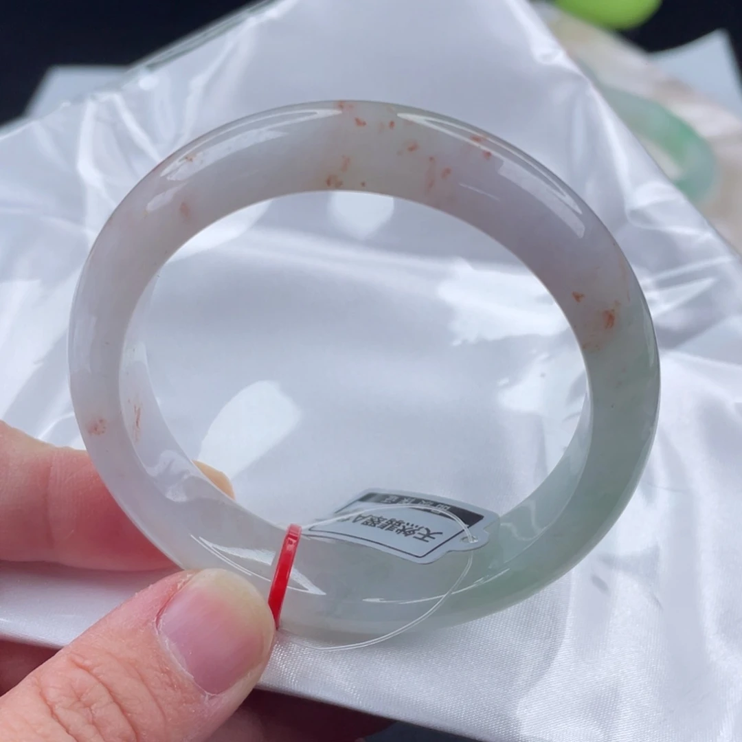 翡翠手镯未镶嵌54圈口