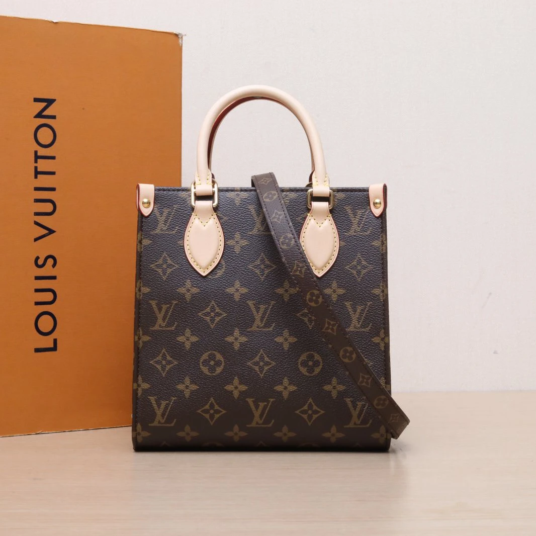 99新 LouisVuitton/路易威登 【娇】斜跨包 PVC 芯片 P225174954
