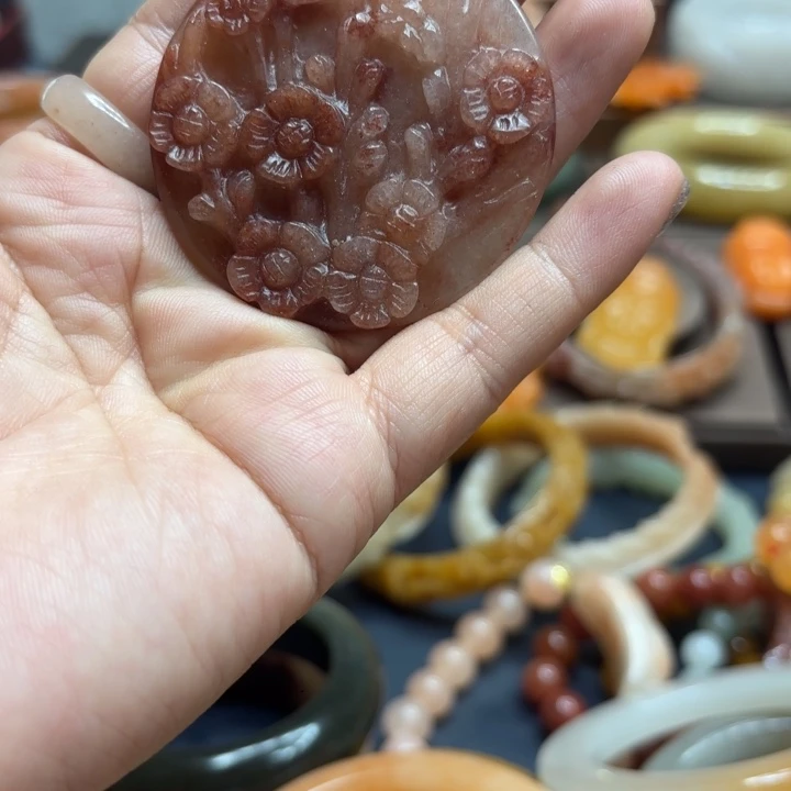 石英岩玉合金颈饰