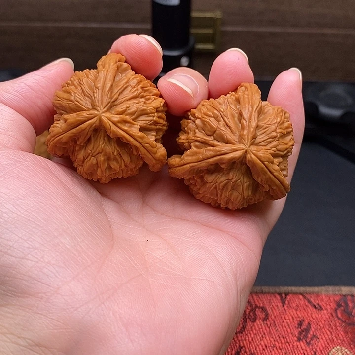 潇***洒把件文玩核桃白奔