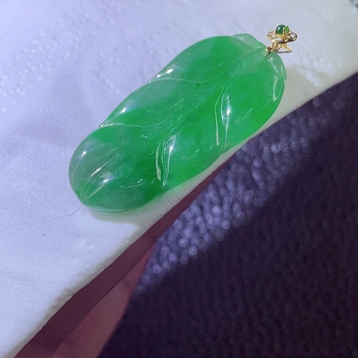 翡翠18K金镶嵌颈饰翡翠