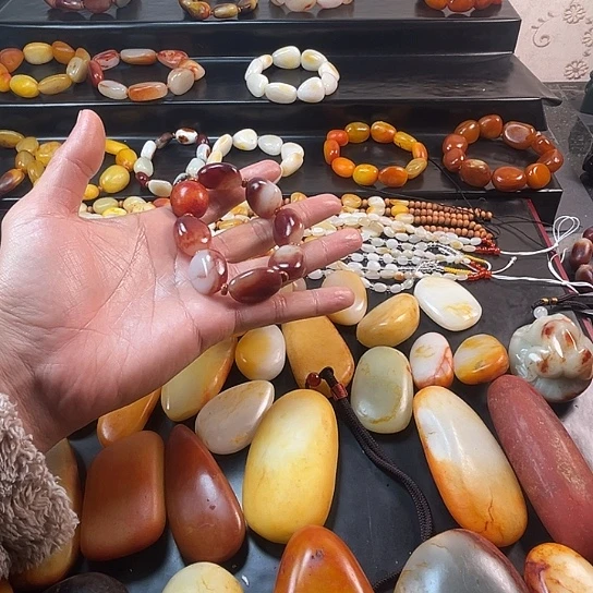 忘***到和田玉未镶嵌颈饰