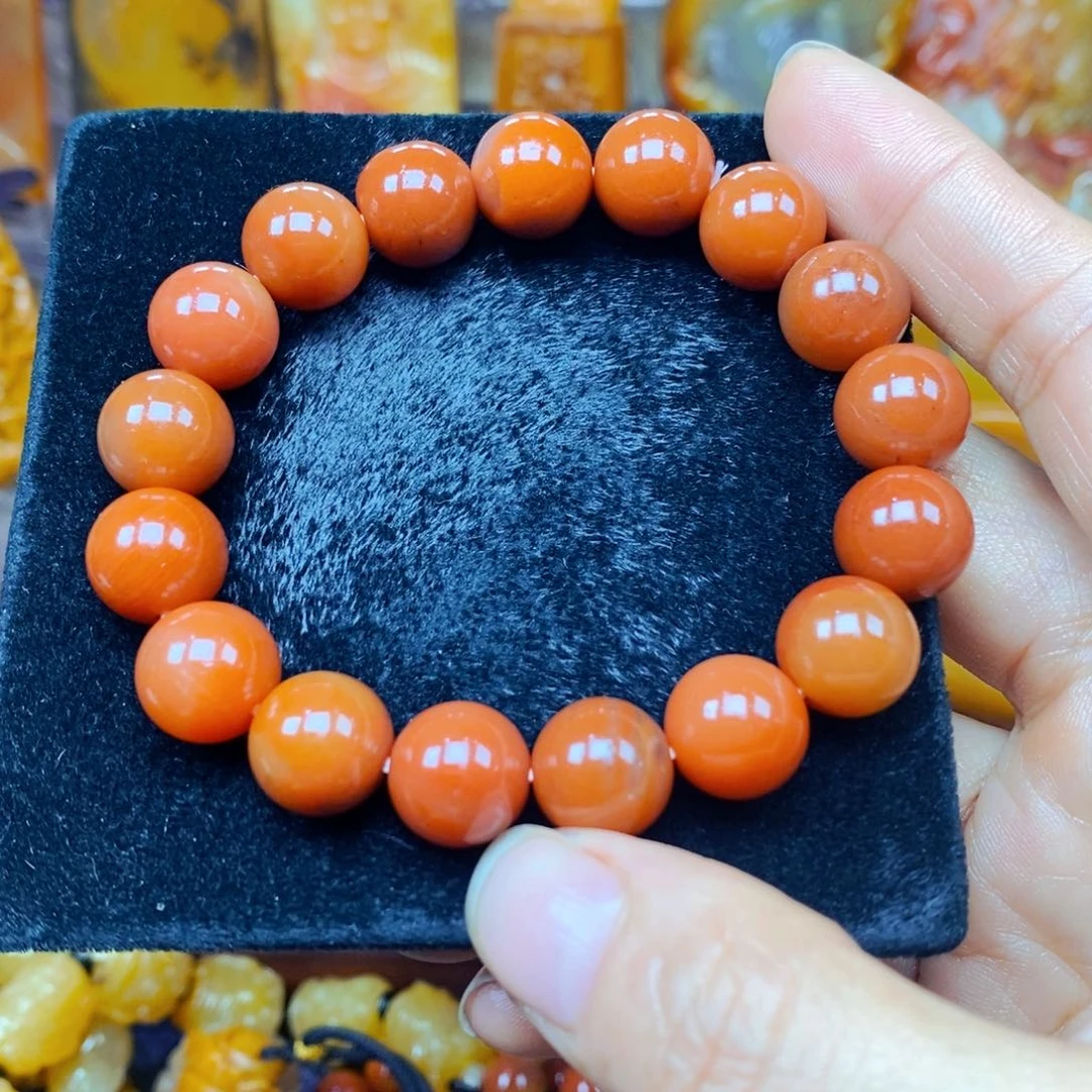 未镶嵌石英质玉（黄龙玉）颈饰