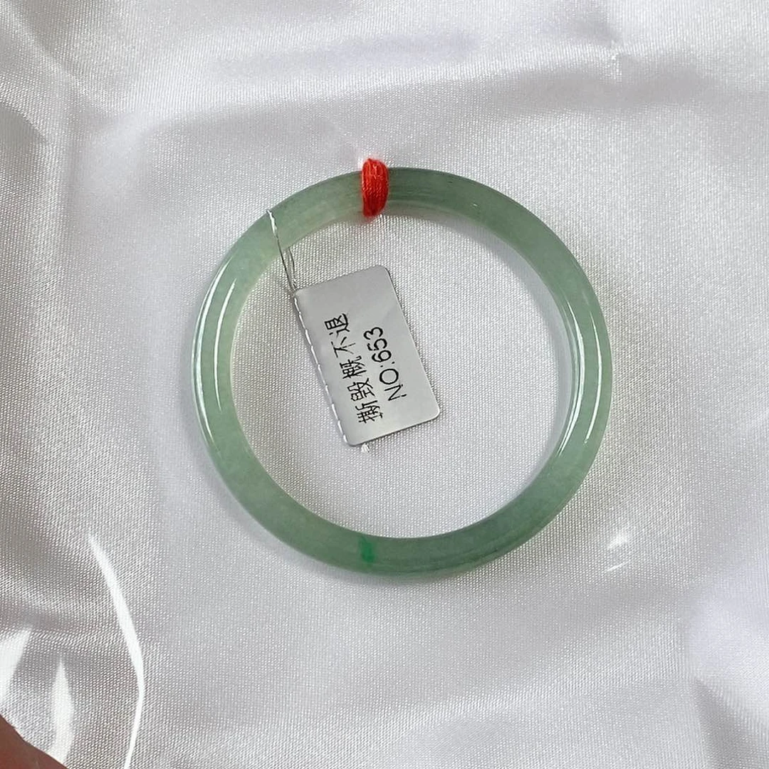 未镶嵌手镯翡翠手镯
