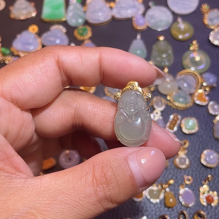 李***闲翡翠银S925镶嵌颈饰