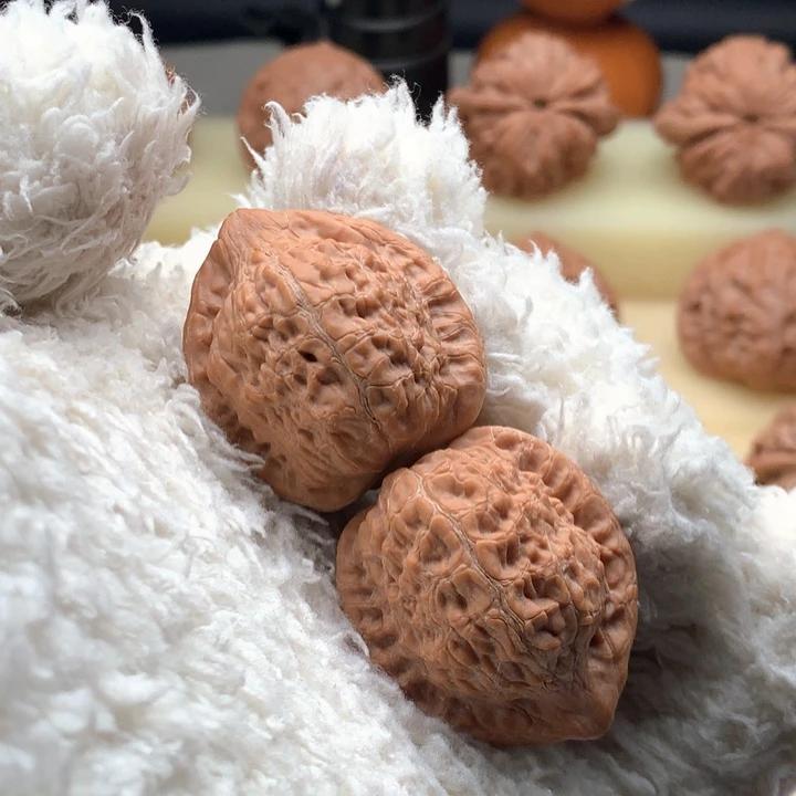 q***点把件文玩核桃原生树宝相塔