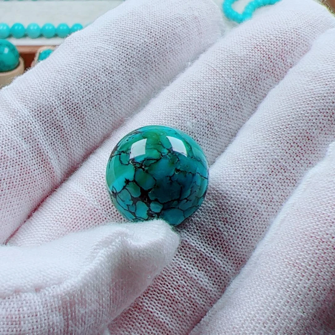 绿松石未镶嵌挂件1个