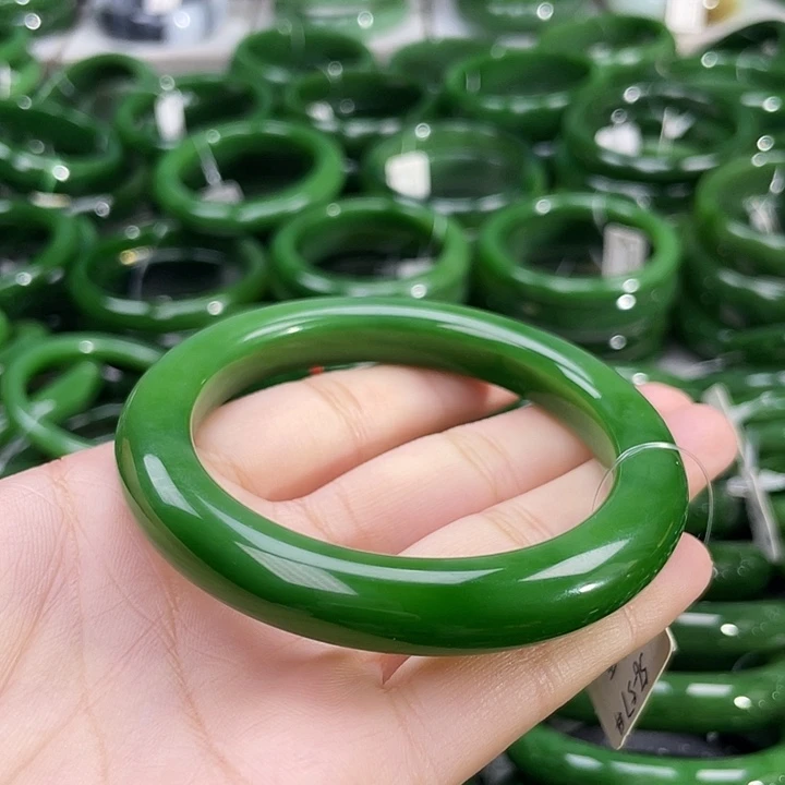 未镶嵌手镯和田玉（碧玉）