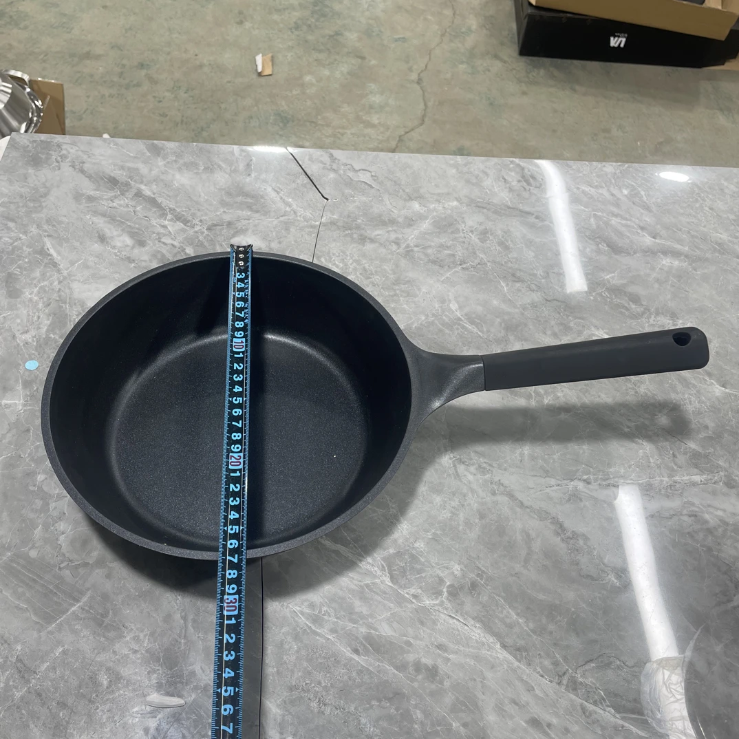 A013加厚27厘米煎锅黑色把手福利款