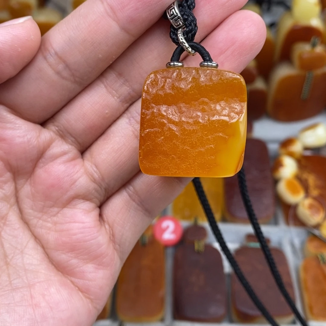 琥珀未镶嵌珠宝奇石