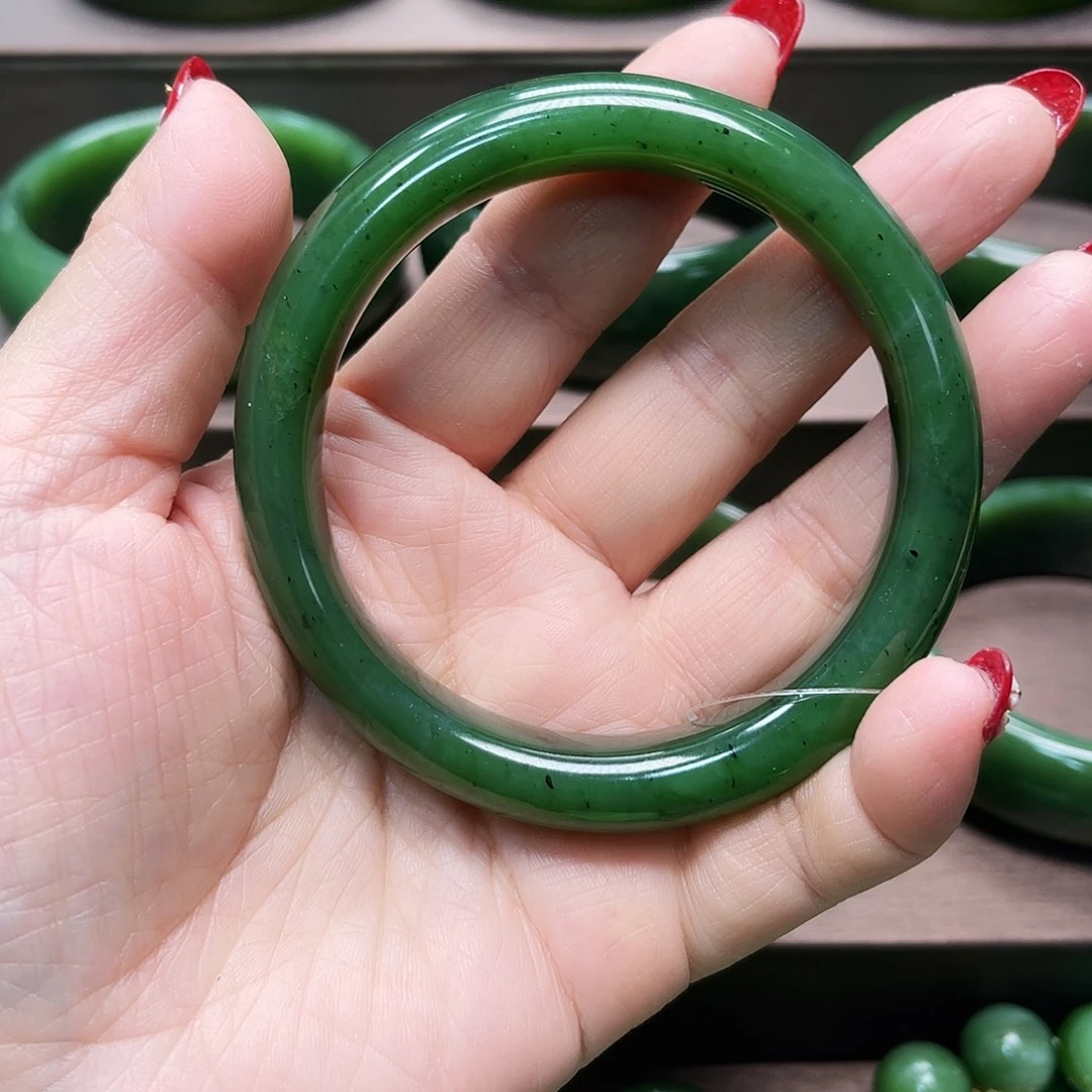 和田玉（碧玉）未镶嵌手镯