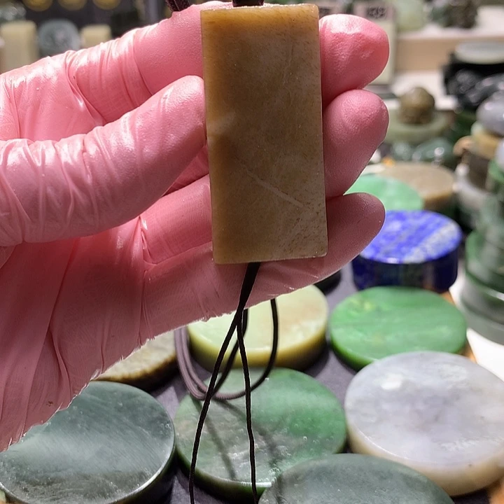 和田玉未镶嵌珠宝半成品