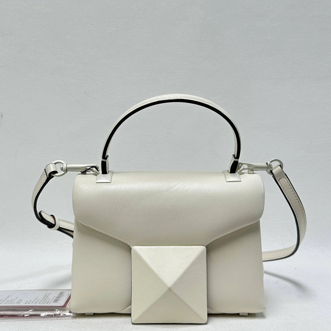 胖虎熙少/华伦天奴/95新/公价0/箱包/斜挎包/312501240161