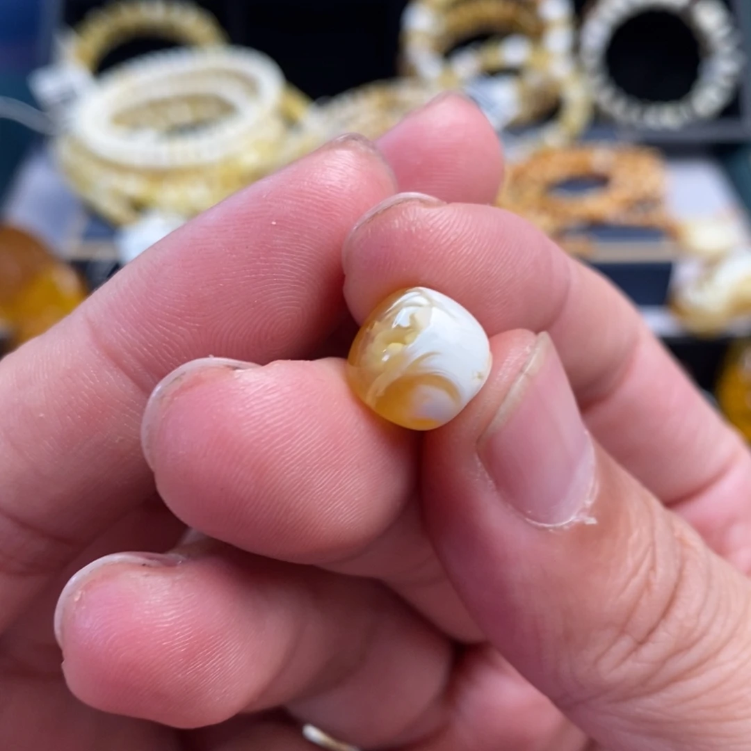 蜜蜡未镶嵌裸石11.8mm