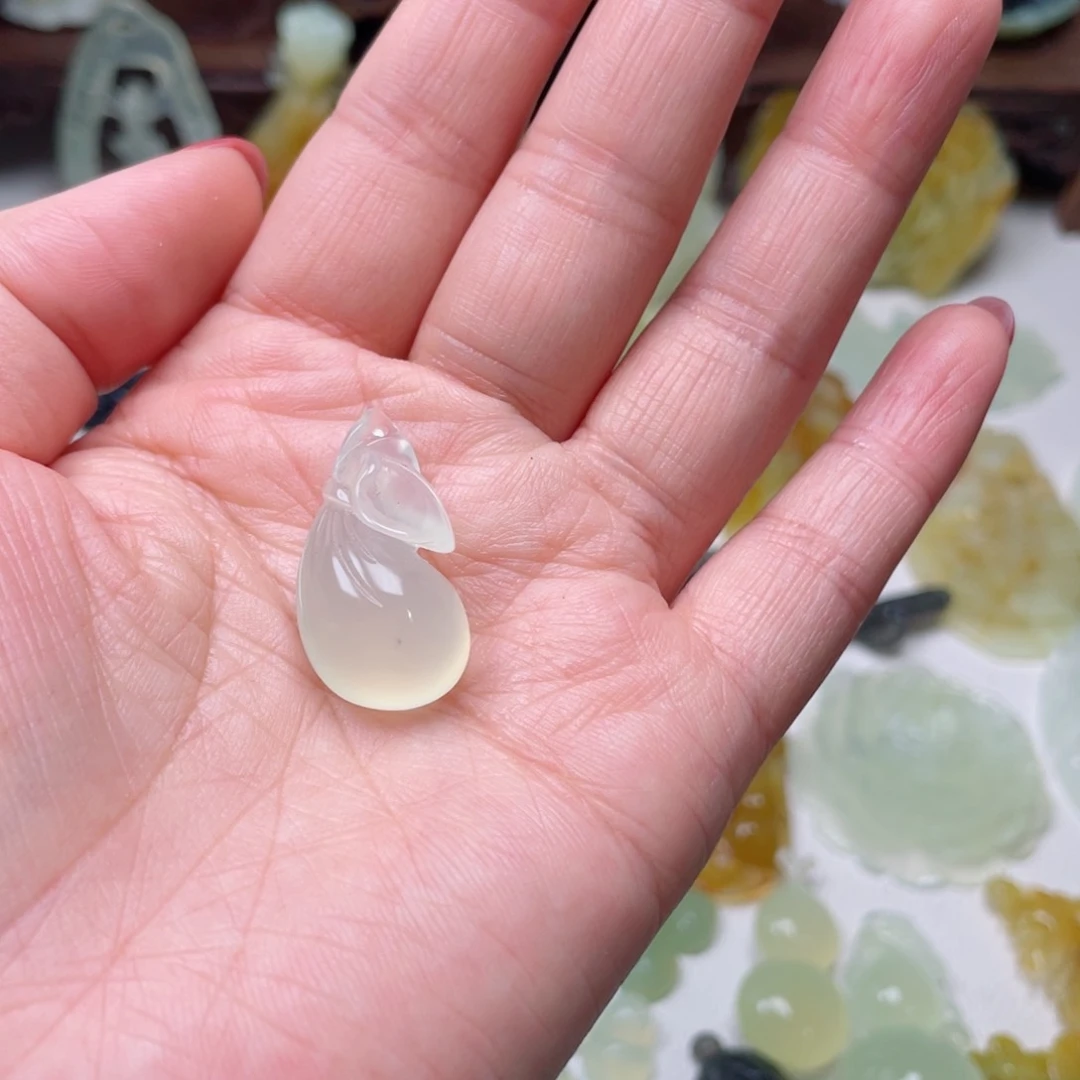 蛇纹石玉颈饰未镶嵌柒*