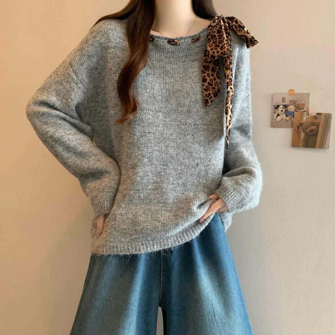 2025秋冬斜肩豹纹系带针织衫女韩系宽松软糯百搭设计感小众毛衣