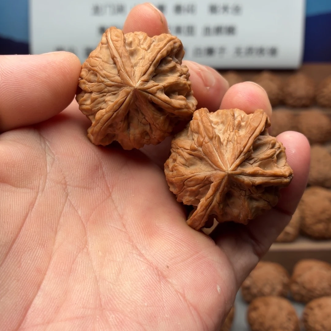 文玩核桃吊坠奥特曼4楞