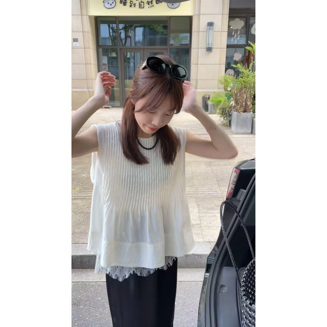 QiongQiong设计感风琴褶皱下摆拼接蕾丝显瘦落肩袖上衣