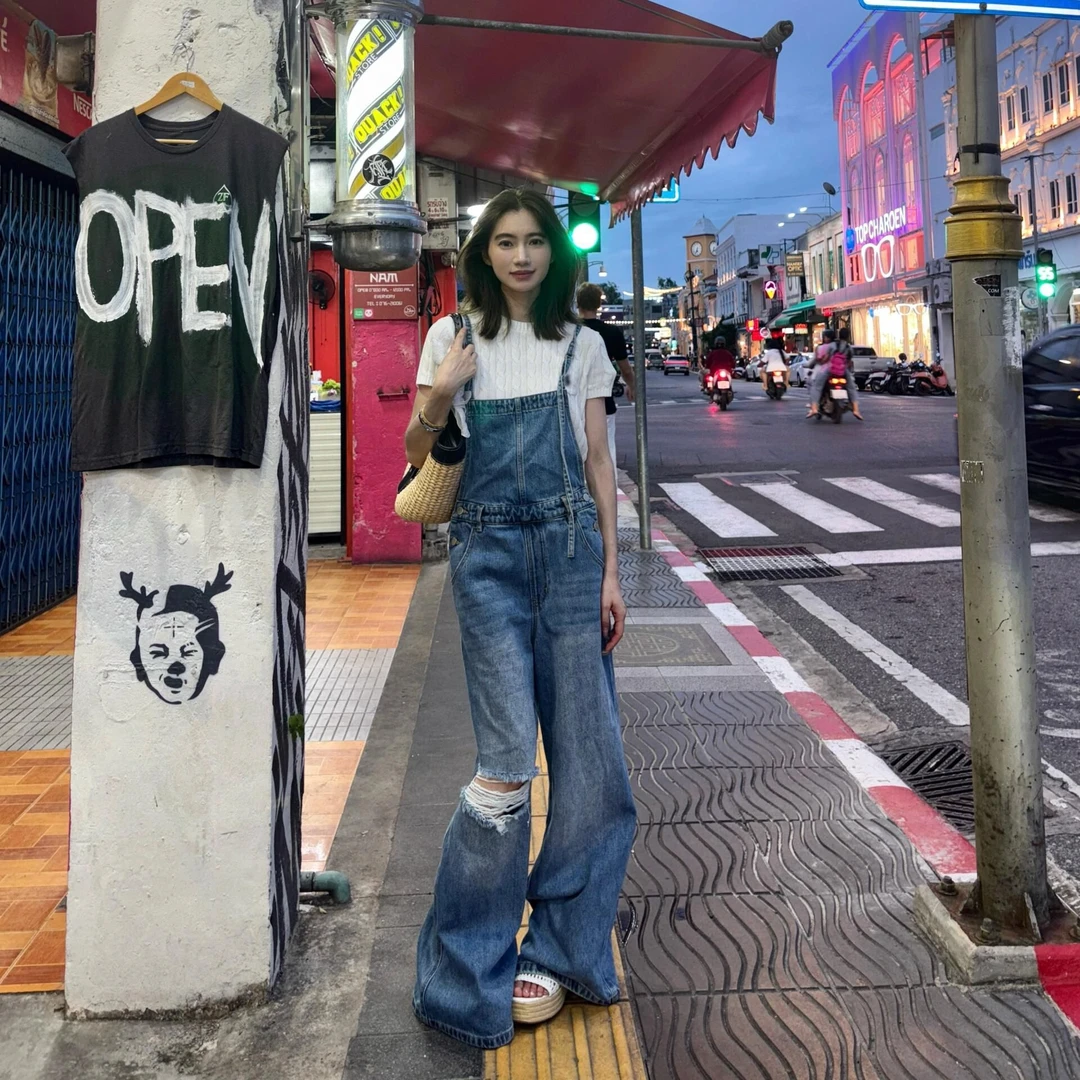 2025春夏新款韩系减龄标刺绣减龄针织短袖T恤复古显瘦背带裤套装