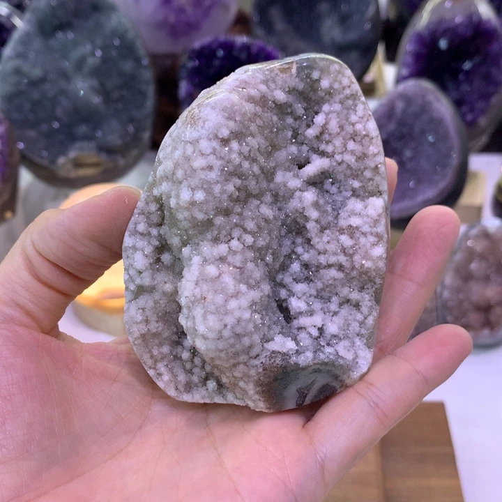 未镶嵌水晶大型摆件（非配饰）