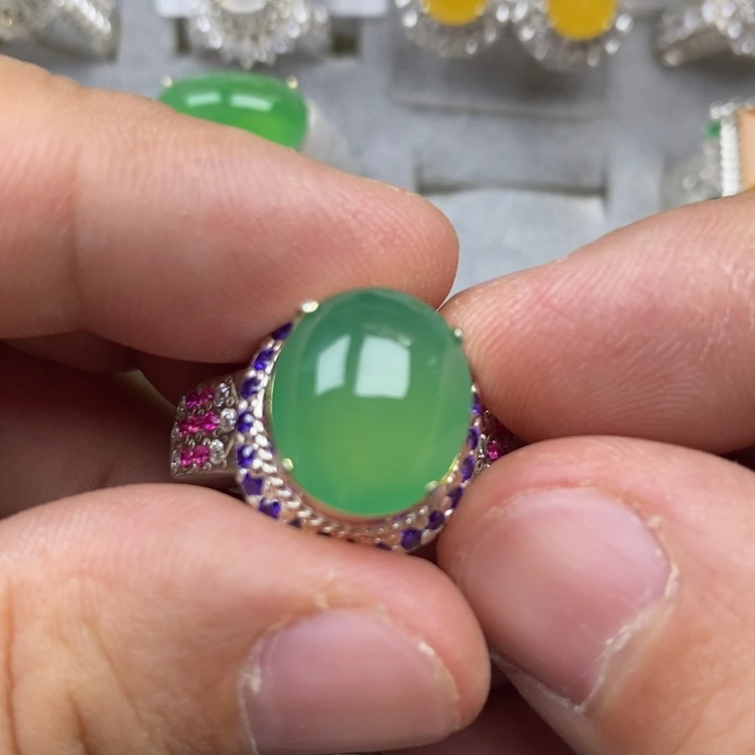 未镶嵌定制翡翠阳绿