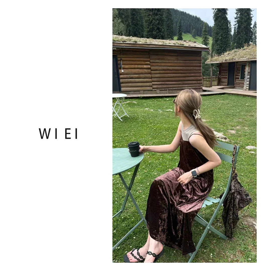 《WI EI》金缕裙*复古露背大V领 冰花丝绒 吊带连衣裙 23460