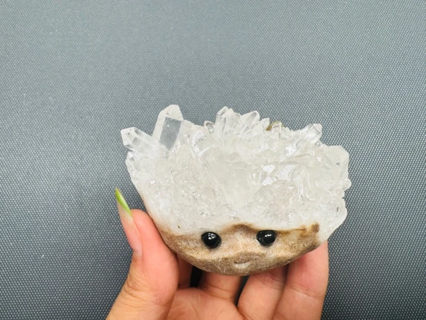 原石手工雕刻小刺猬桌面装饰摆件天然原石白水晶簇摆件
