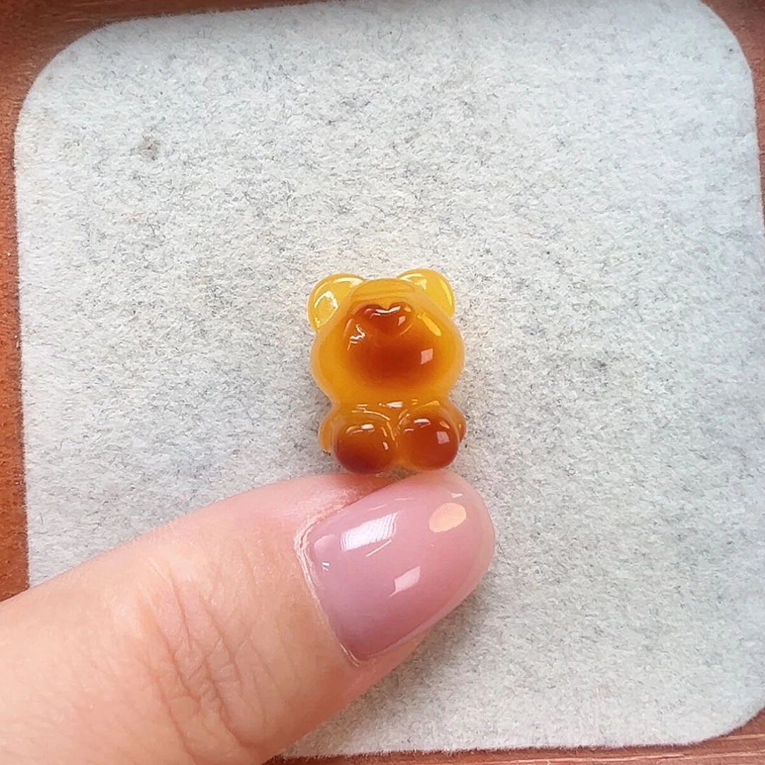 魏***人琥珀未镶嵌珠宝奇石