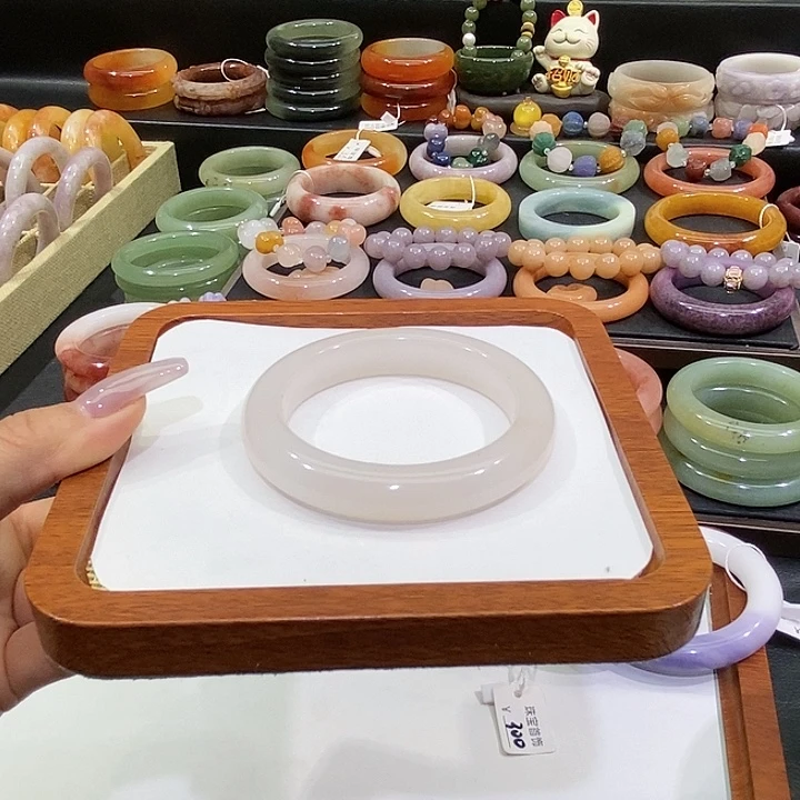 石英质玉未镶嵌手镯58加瑕疵