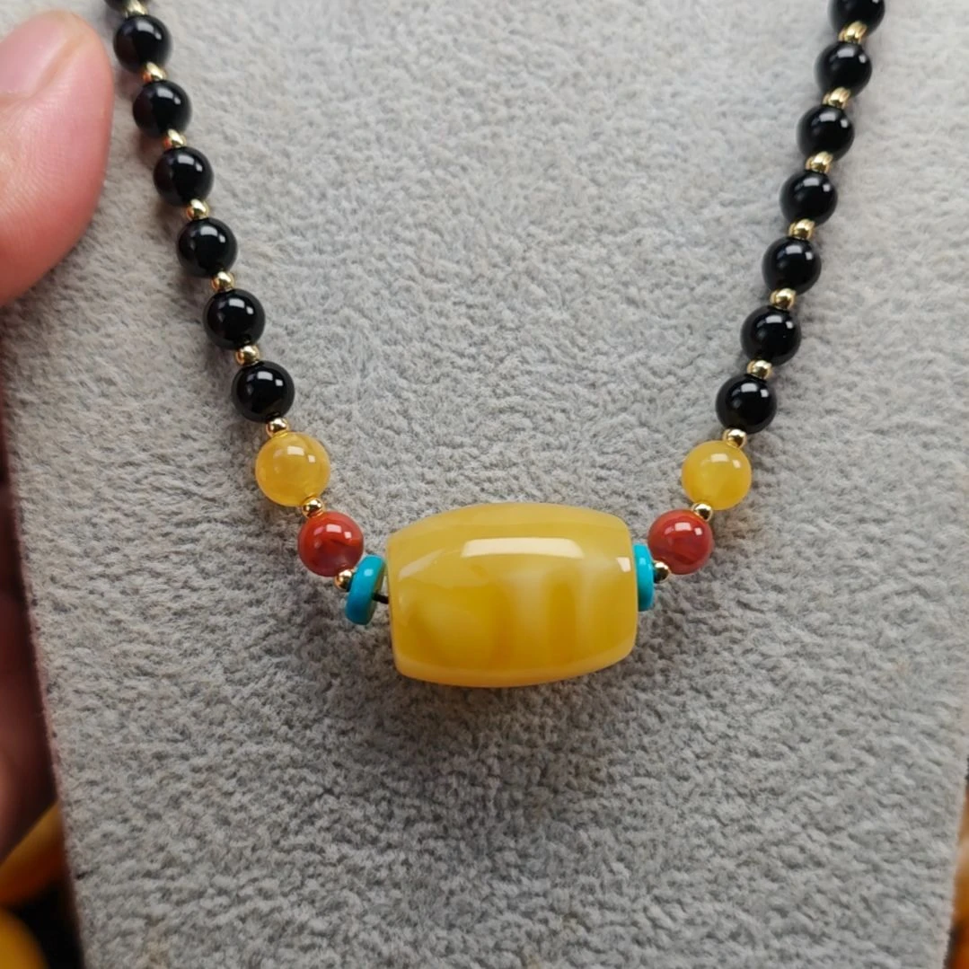 未镶嵌吊坠(赠链)蜜蜡