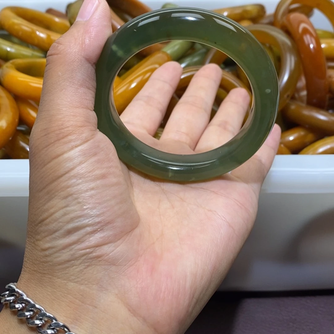 蛇纹石玉未镶嵌手镯