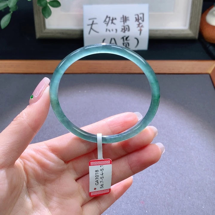 翡翠手镯未镶嵌天然翡翠手镯