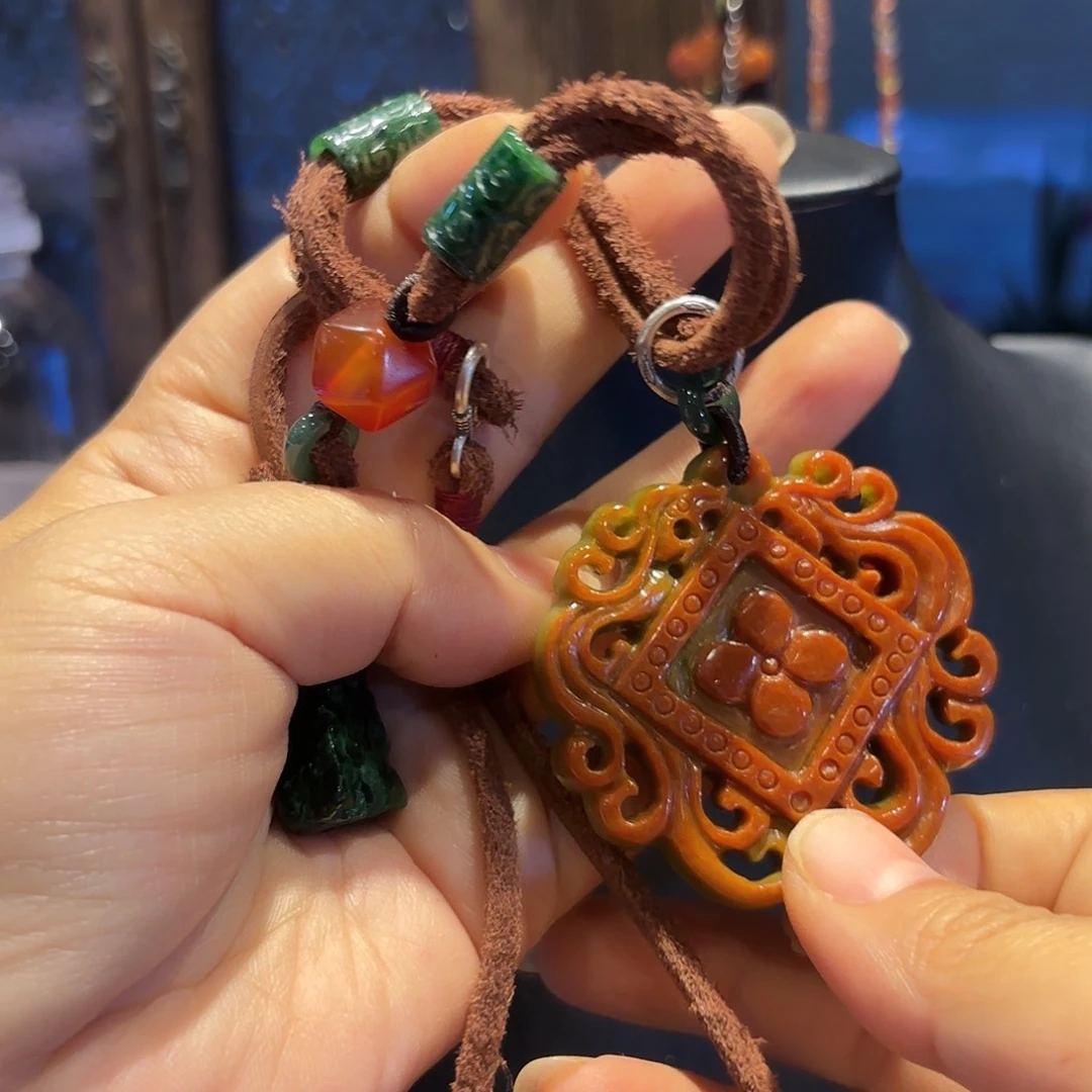 翡翠未镶嵌颈饰我不