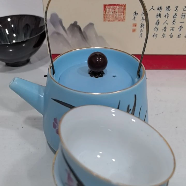 陶瓷茶壶茶杯茶叶罐