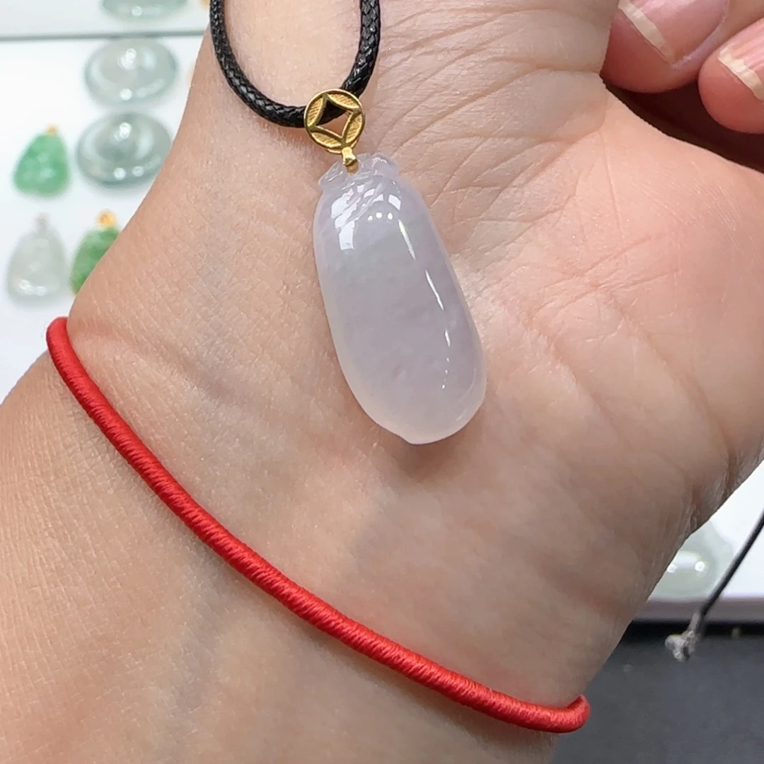 翡翠未镶嵌颈饰福瓜