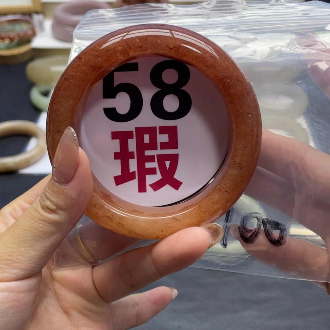 未镶嵌手镯石英岩玉